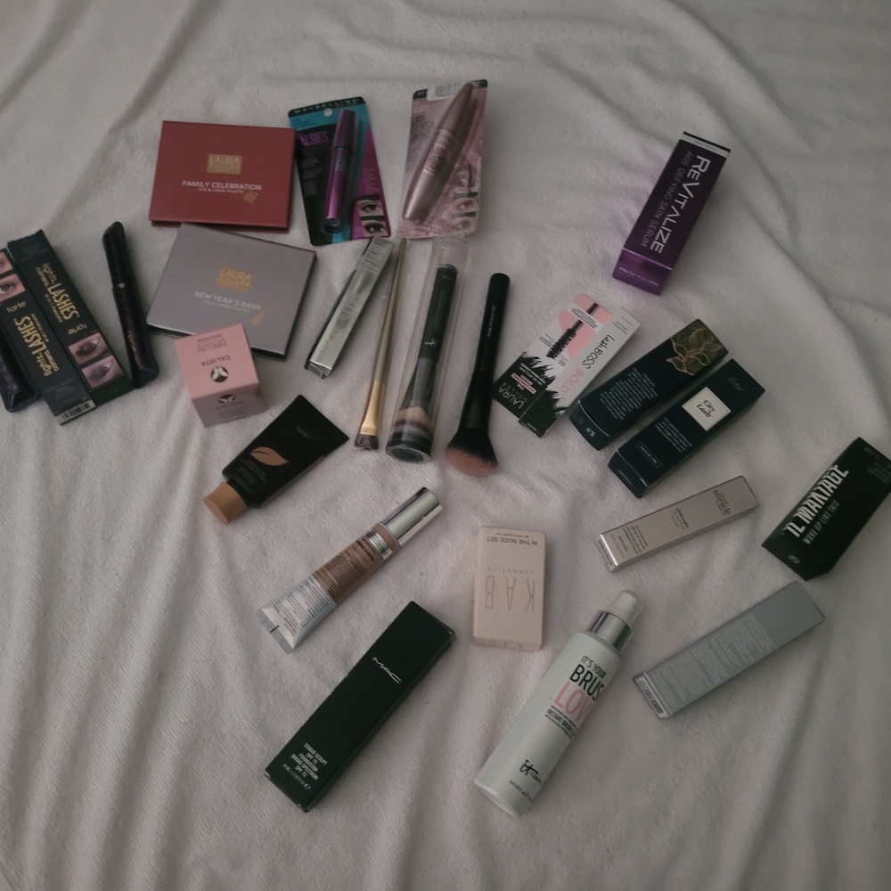 Make Up Mega Bunle!! Make Me An Offer!